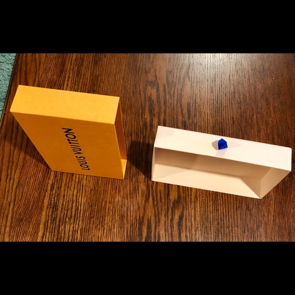 Louis Vuitton “Sarah Wallet” box and dust cloth - Picture 3 of 8